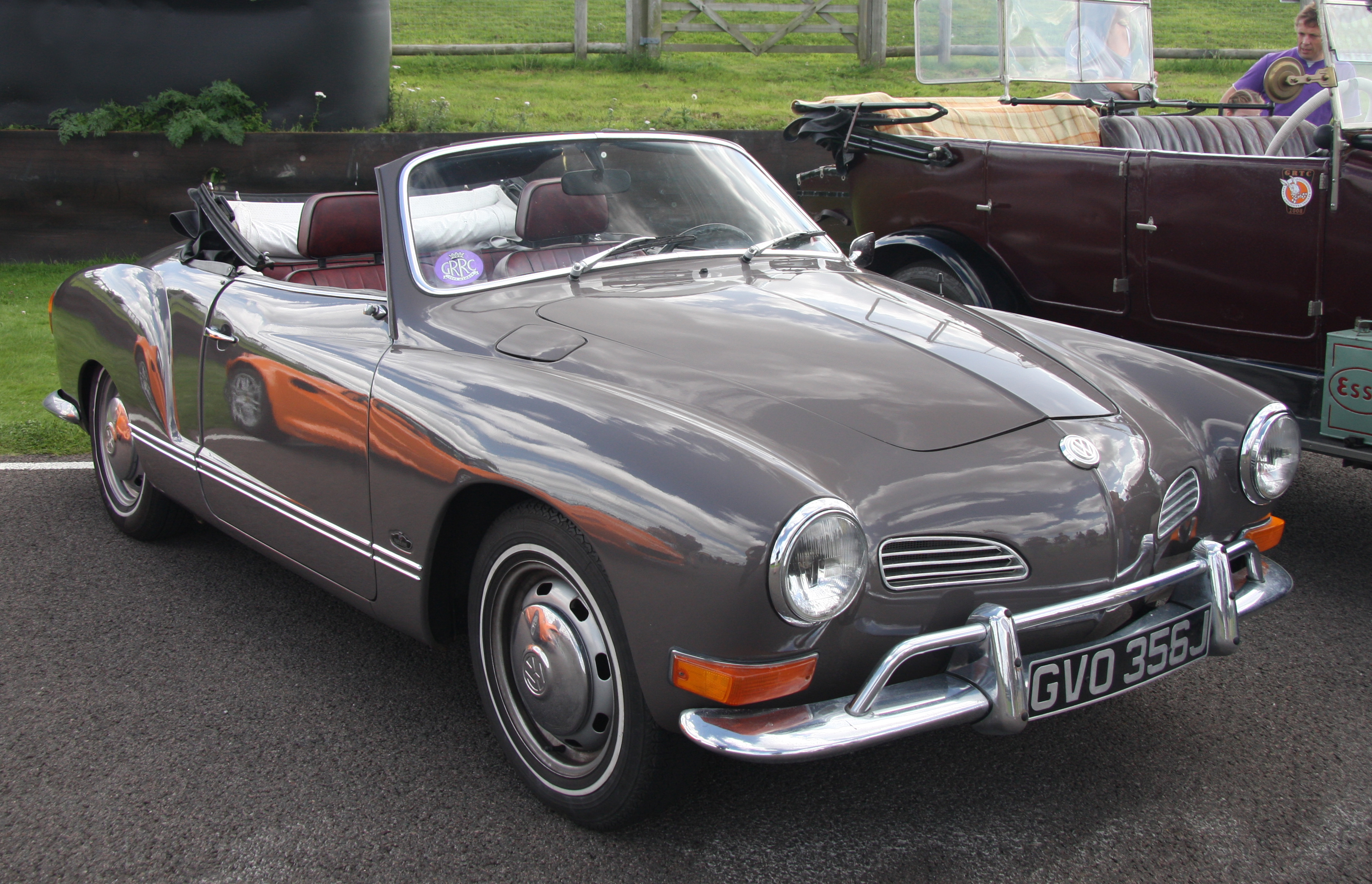 VW_Karmann_Ghia_-_Flickr_-_exfordy.jpg