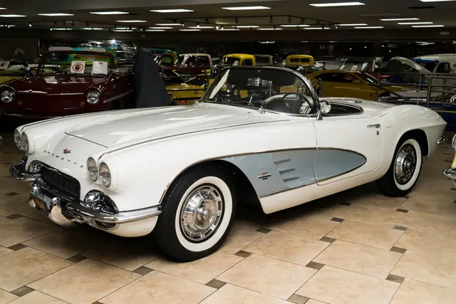 1961vette.jpg