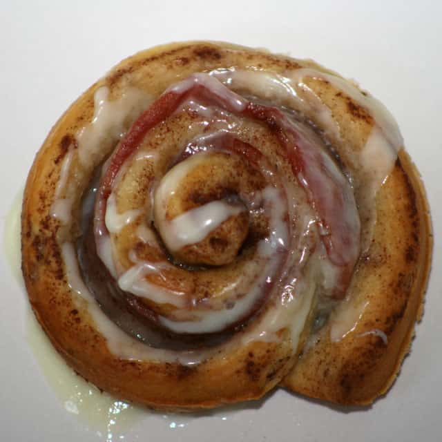 00-bacon-cinnamon-roll.jpg