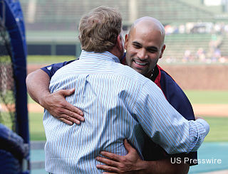 pujols_hendry_hug.jpg