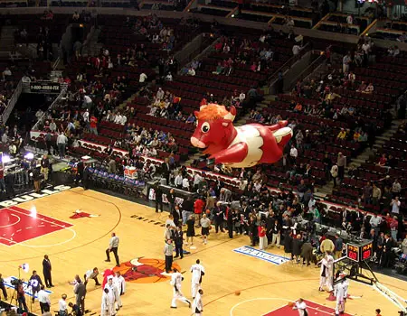 bulls_blimp.jpg