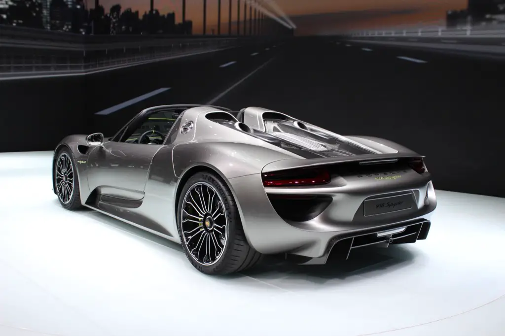 porsche-918-spyder_100439467_l.jpg