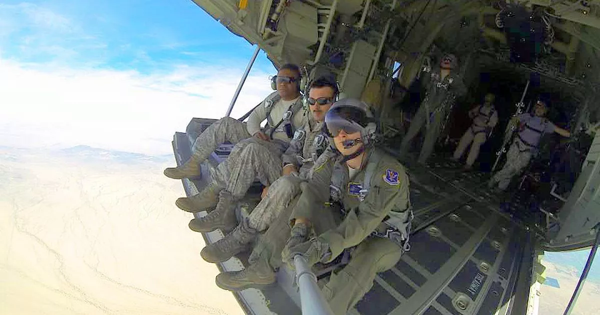 Badass-USAF-Selfie.jpg