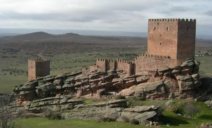 Castillo-de-Zafra1.jpg