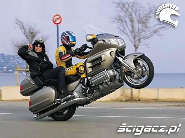 GoldWing_Wheelie.jpg