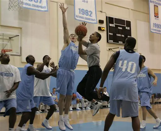 obama-and-unc-basketball.jpg