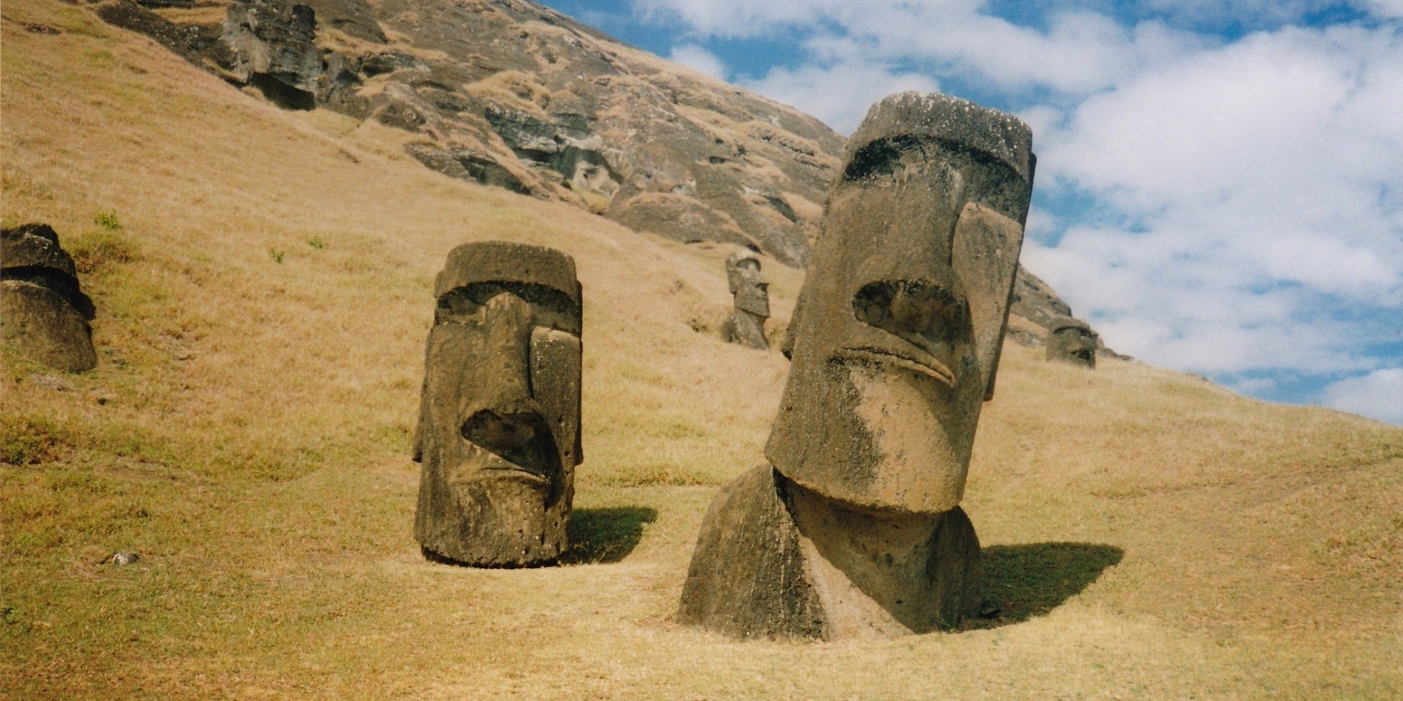 o-EASTER-ISLAND-POPULATION-facebook.jpg