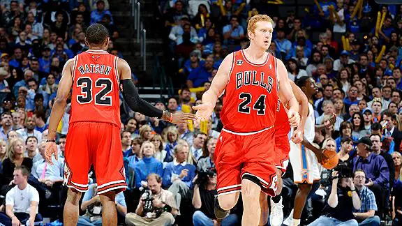 nba_g_scalabrine11_576.jpg