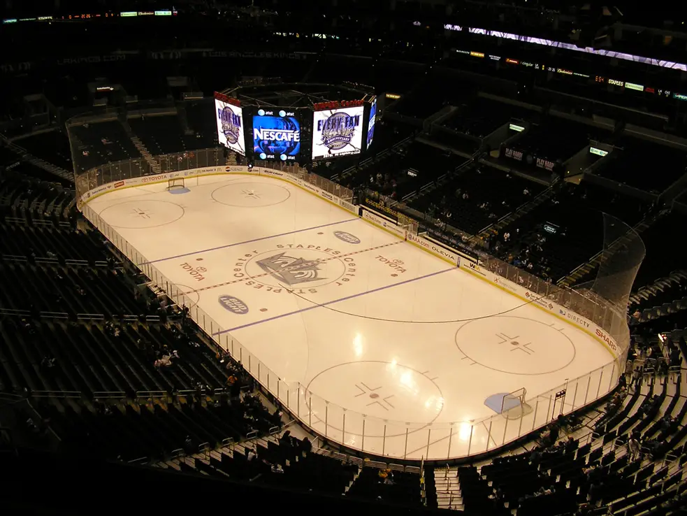 Staples-Center-LA-Kings-Mar-15-2007.jpg