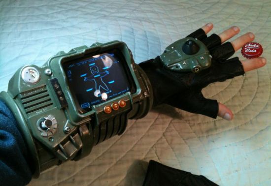 Functional-Fallout-Pip-Boy-Replica.jpg