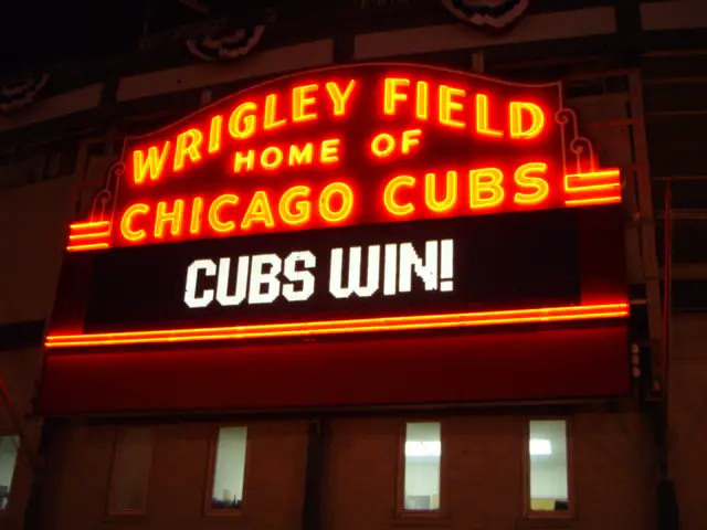 Wrigley_Field_sign_Cubs_Win_2003-10-03.jpg
