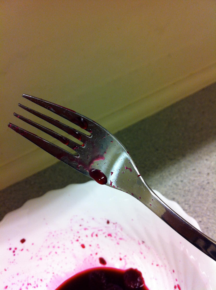 a_bloody_fork_by_natsukinekochan-d5q2ifk.jpg