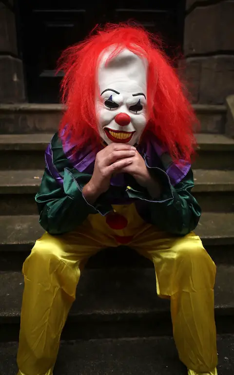 110813897-killer-clown-craze-uk-3_trans_NvBQzQNjv4BqKlDgpYNs45RrScKsBCEXbcB8EICZTMGFmdT2SfTjuOM.jpg