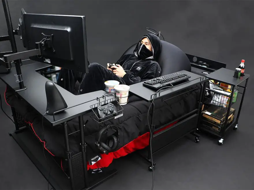 Finally-A-Gaming-Bed-for-Serious-Gamers_0-x.jpg